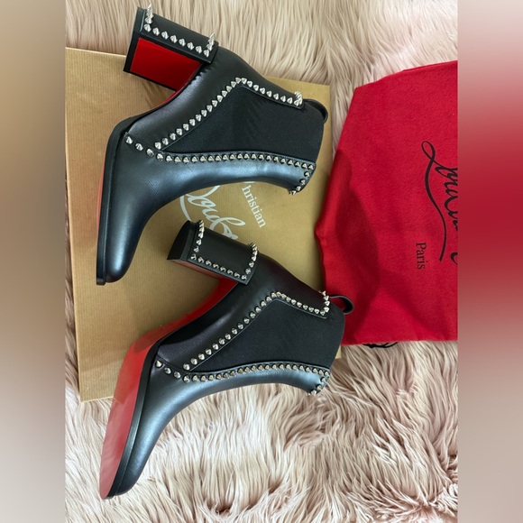CHRISTIAN LOUBOUTIN
Out Line Spikes leather ankle boots size 37 - Picture 5 of 16